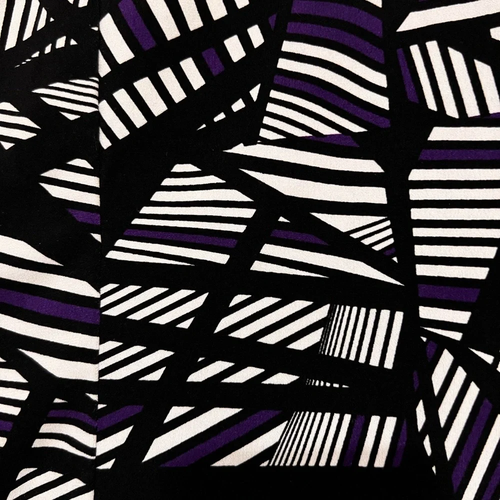 Patterned Blouse - Picture 2 of 4